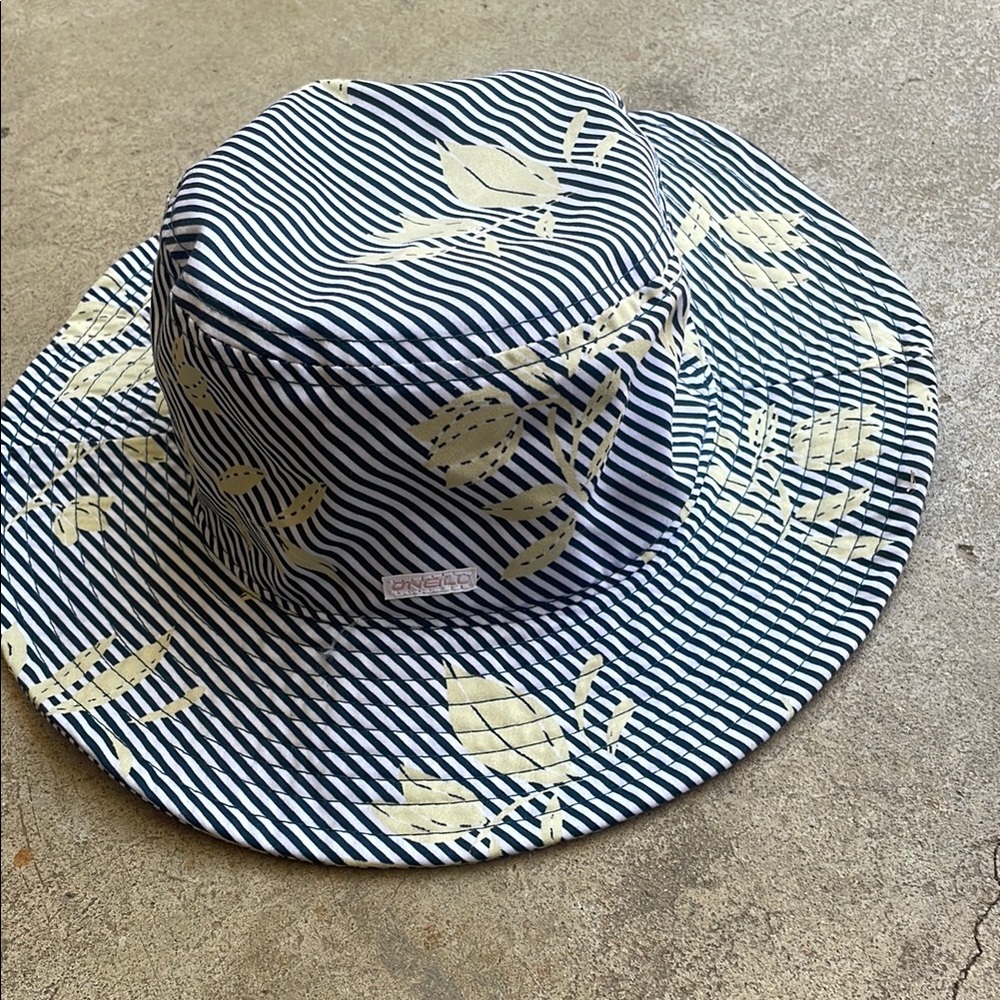 O’NEILL Navy and Cream Patterned Hat